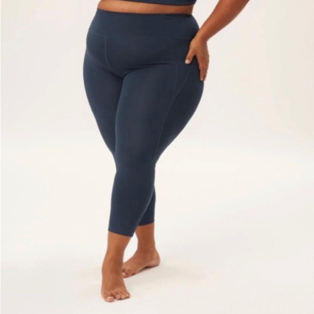 Girlfriend Collective Compressive High Rise Legging - Picture 2 of 3